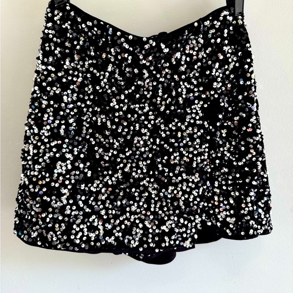 Tinseltown Pants - Tinseltown Black Sequin Mini Skort/ hot pants woman’s sz M